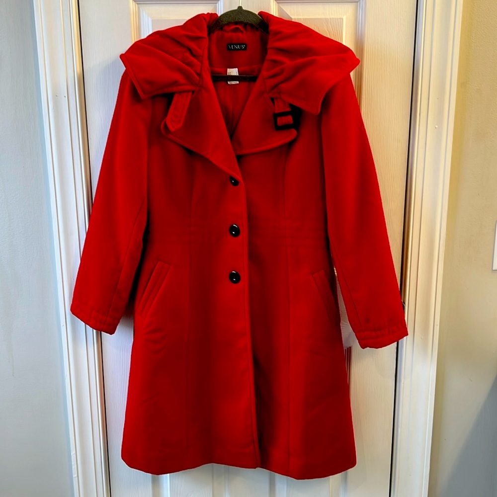 Winter Coat. Venus. Size 8.